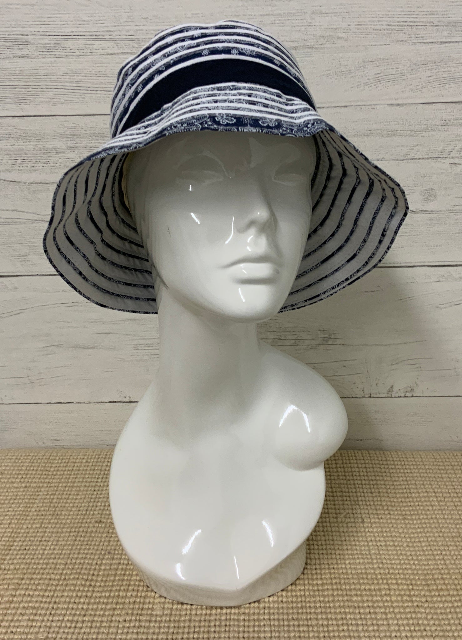 PARKHURST - SPF 50 ULTIMATE LIGHT WEIGHT REVERSIBLE  BUCKET HAT - NAVY / WHITE