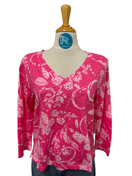 ESCAPE - VINTAGE SCROLL COTTON BOXY TEE - 11622- 2 Colours